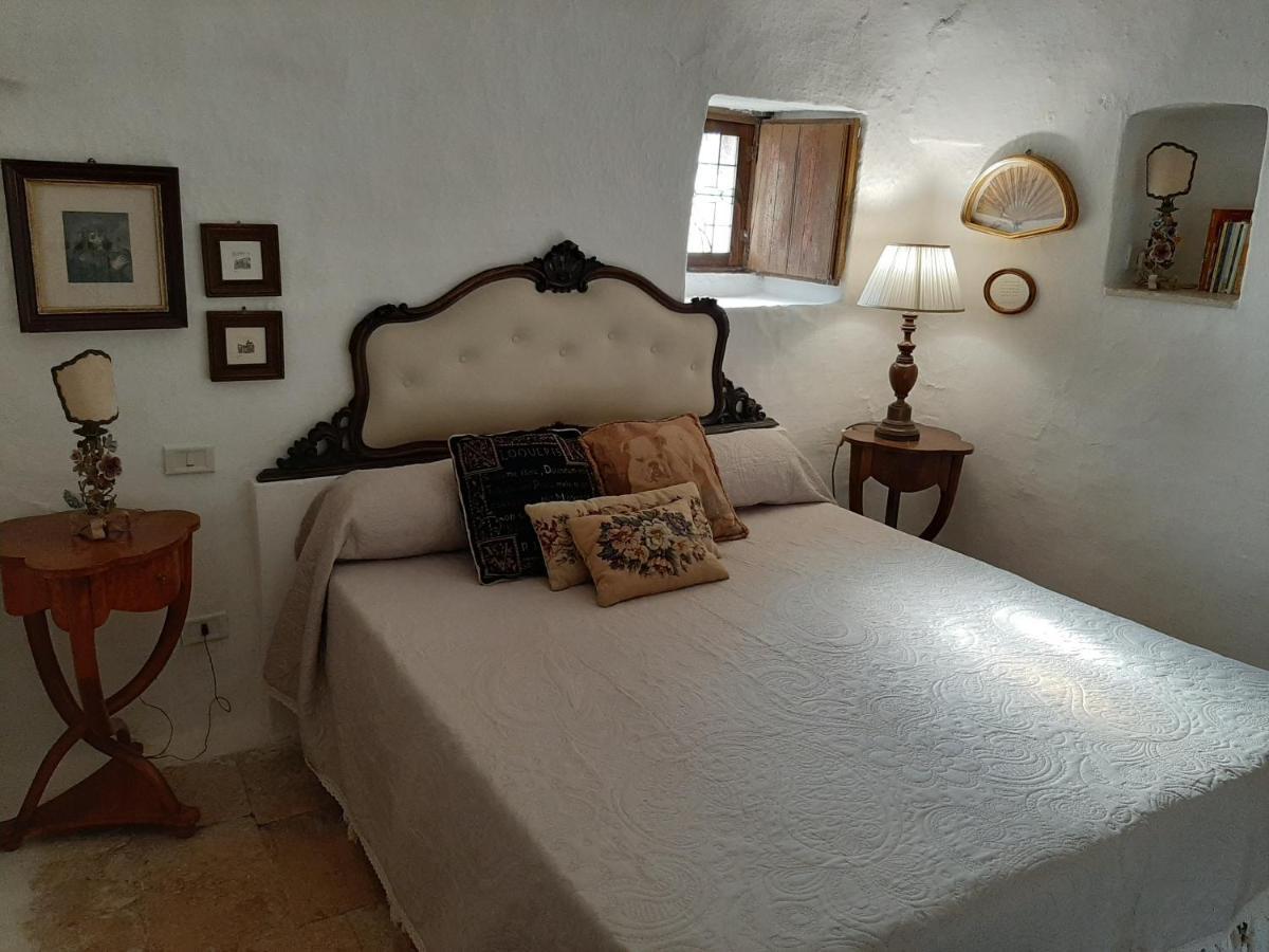 Trulli Fogliarella Ostuni